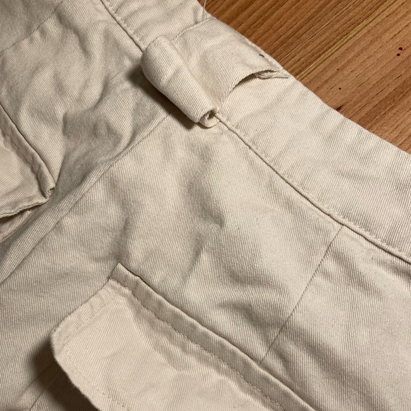 Cargo MISSYEMPIRE pants in a white color 🦢🤍🕯️ - Picture 6 of 10